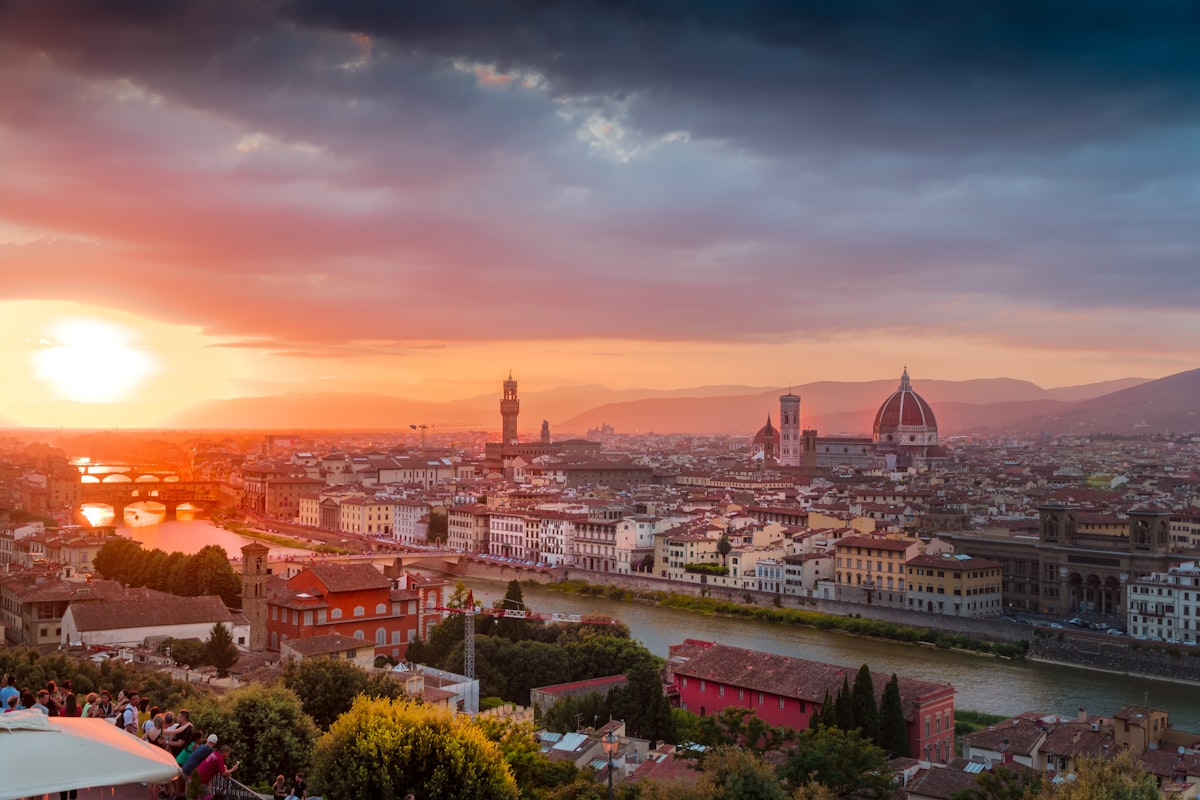 Italian leather global fashion - From Florence to the world: how Italian leather conquered global fashion